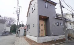 3月14日　北東角地の新築住宅、外観お披露目。室内工事も終盤です